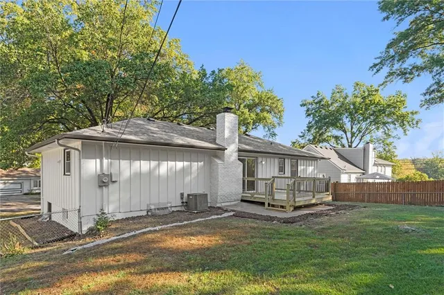 $375,000 | 619 East 109th Terrace, Kansas City, MO 64131