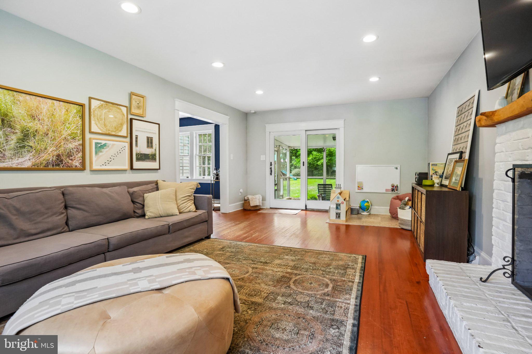 650 Maple Avenue Haddonfield, NJ 08033 - Photo 10 of 31 Bright and inviting living space.