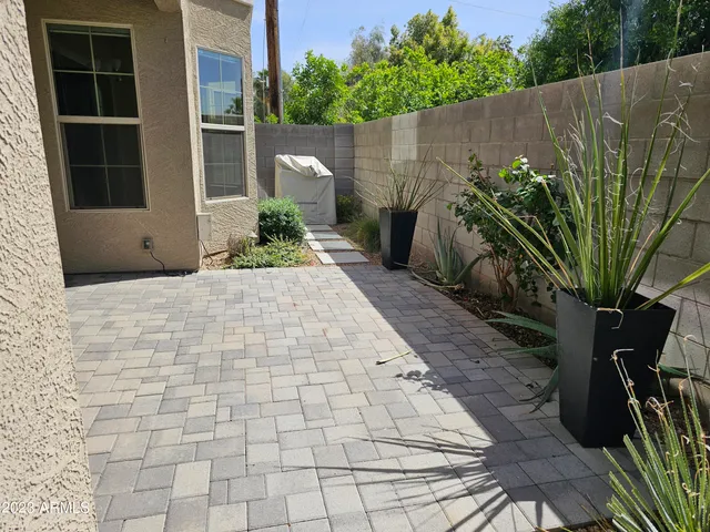 $3,100 | 3042 North 33rd Place, Phoenix, AZ 85018