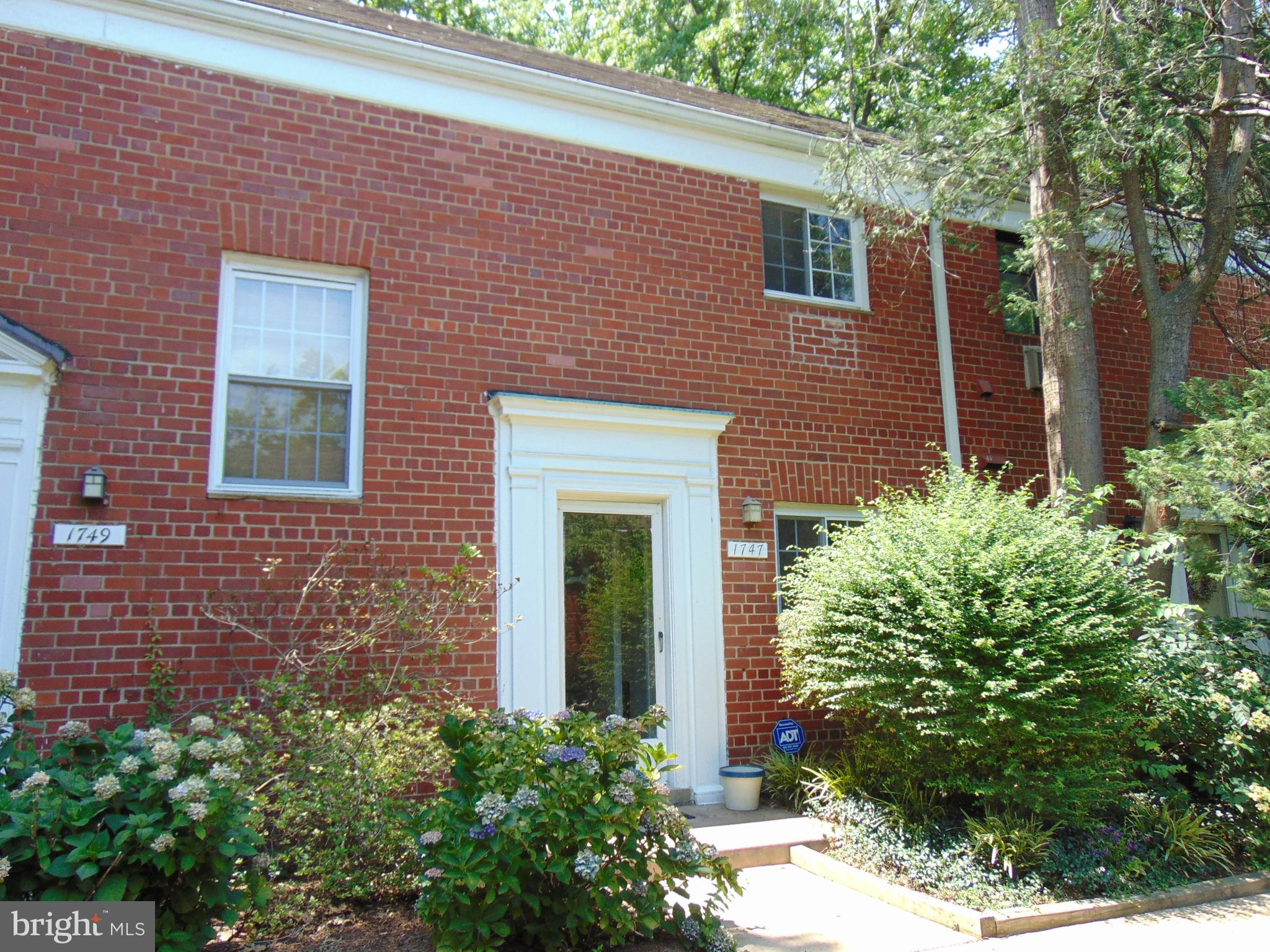 1747 Preston Road Alexandria, VA 22302 - Photo 2 of 10