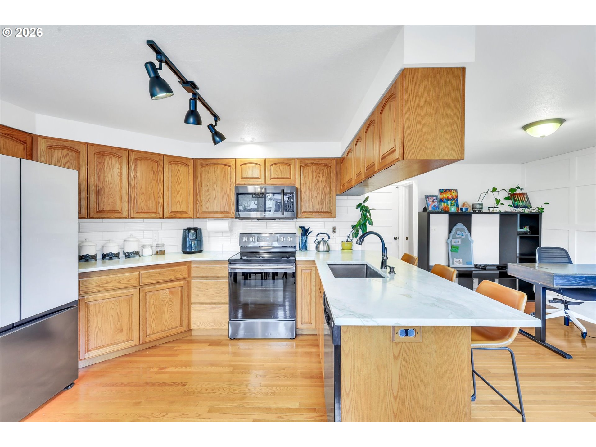 17691 Southwest Pointe Forest Court Beaverton, OR 97003 - Photo 8 of 26