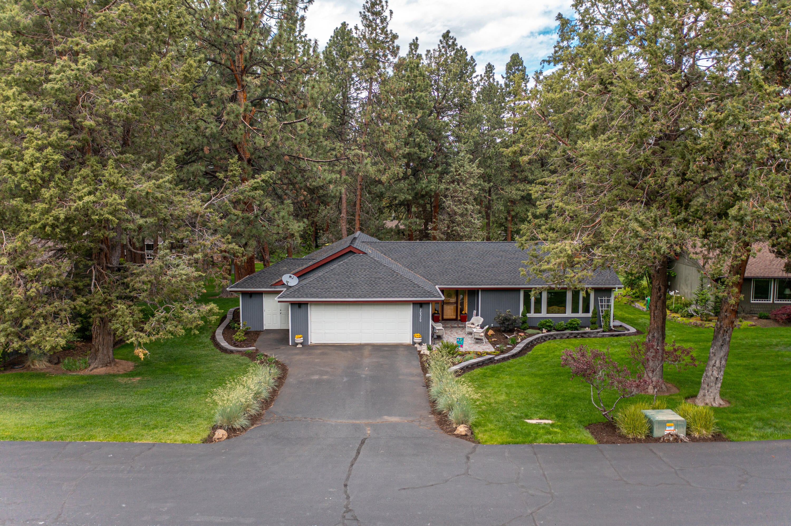 20380 Donkey Sled Road Bend, OR 97702 - Photo 2 of 47 RileyVisuals-19