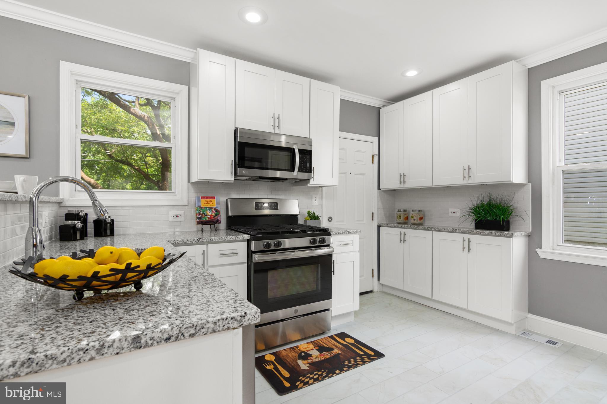 5926 Old Frederick Road Baltimore, MD 21228 - Photo 3 of 18 Kitchen