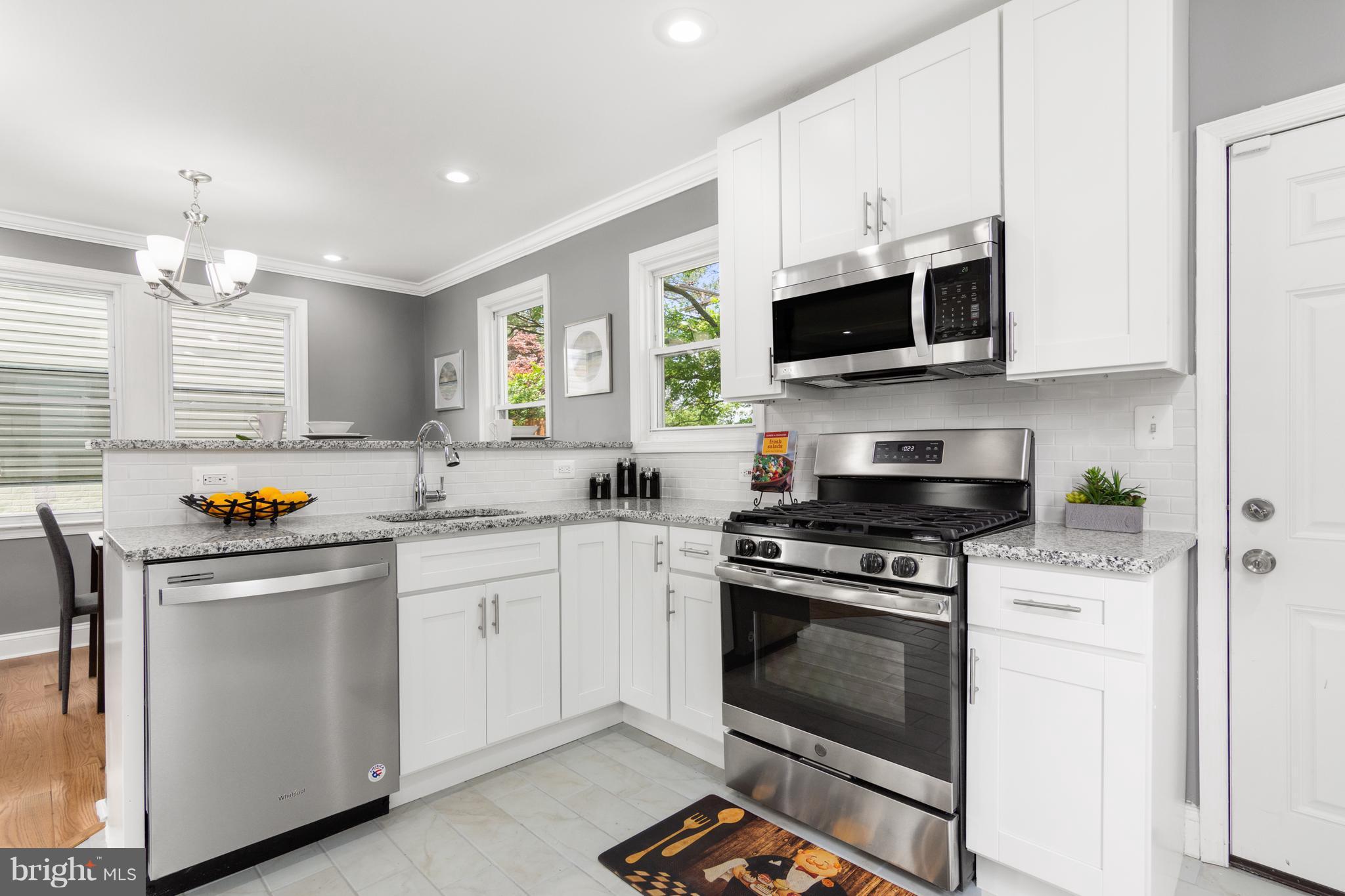 5926 Old Frederick Road Baltimore, MD 21228 - Photo 4 of 18 Kitchen