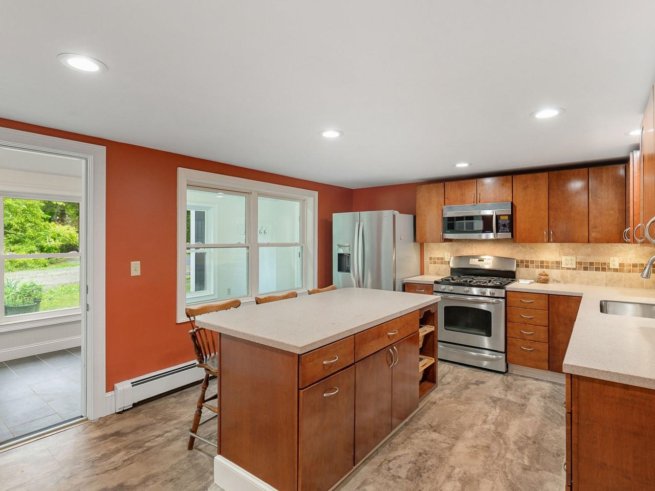 1233 Satterly Road Ferrisburgh, VT 05456 - Photo 11 of 60