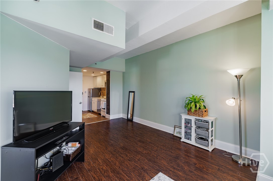 131 East Broad Street, Unit 707 Athens, GA 30601 - Photo 6 of 33