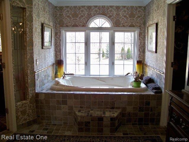 2960 Fry Road Highland, MI 48357 - Photo 14 of 25 Master Bath