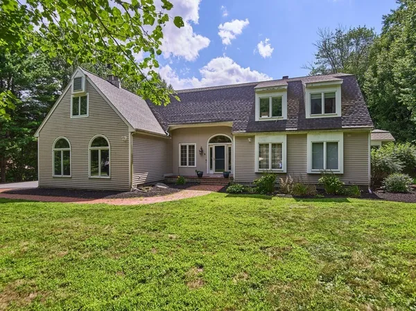 $3,500 | 8 Kalamat Farms Circle, Unit 1, Shrewsbury, MA 01545