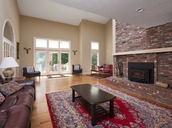 $3,500 | 8 Kalamat Farms Circle, Unit 1, Shrewsbury, MA 01545