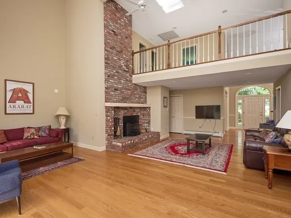 $3,500 | 8 Kalamat Farms Circle, Unit 1, Shrewsbury, MA 01545