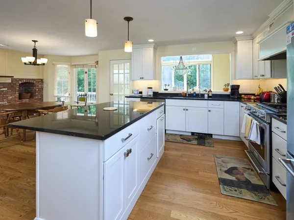 $3,500 | 8 Kalamat Farms Circle, Unit 1, Shrewsbury, MA 01545
