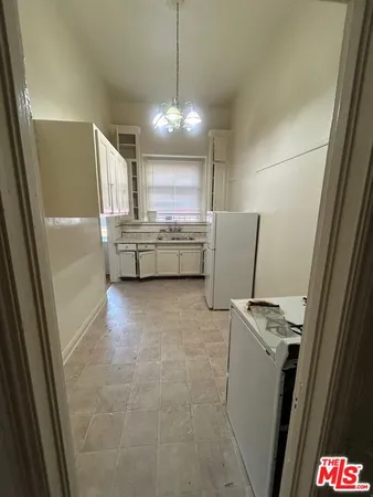 $2,850 | 624 South Berendo Street, Unit 101, Los Angeles, CA 90010