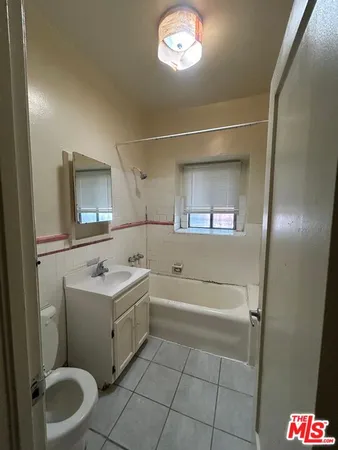 $2,850 | 624 South Berendo Street, Unit 101, Los Angeles, CA 90010