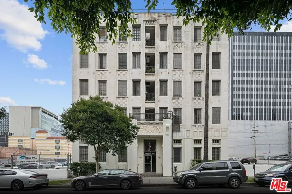 $2,850 | 624 South Berendo Street, Unit 101, Los Angeles, CA 90010