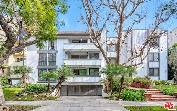 $5,500 | 406 North Oakhurst Drive, Unit 202, Beverly Hills, CA 90210