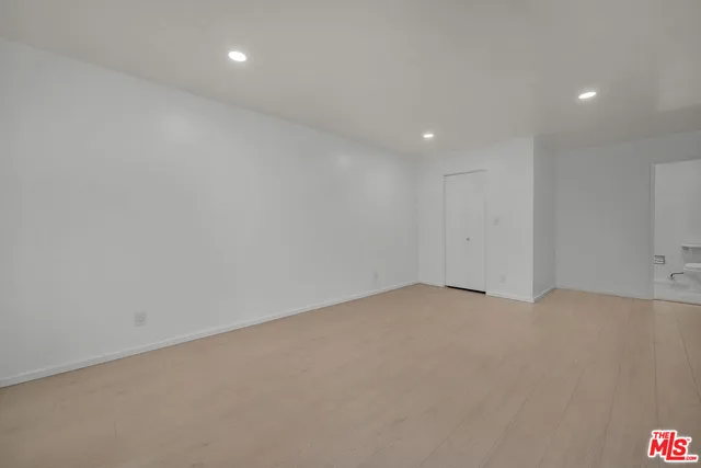 $5,500 | 406 North Oakhurst Drive, Unit 202, Beverly Hills, CA 90210