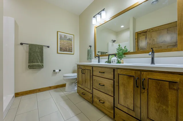 $472,000 | 1332 Bradford Street Southeast, Hutchinson, MN 55350