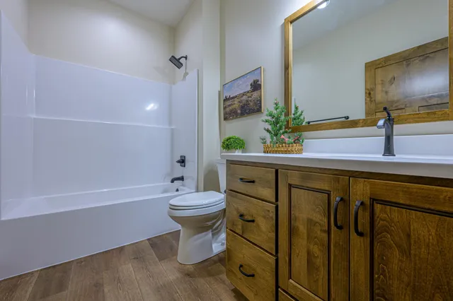 $472,000 | 1332 Bradford Street Southeast, Hutchinson, MN 55350