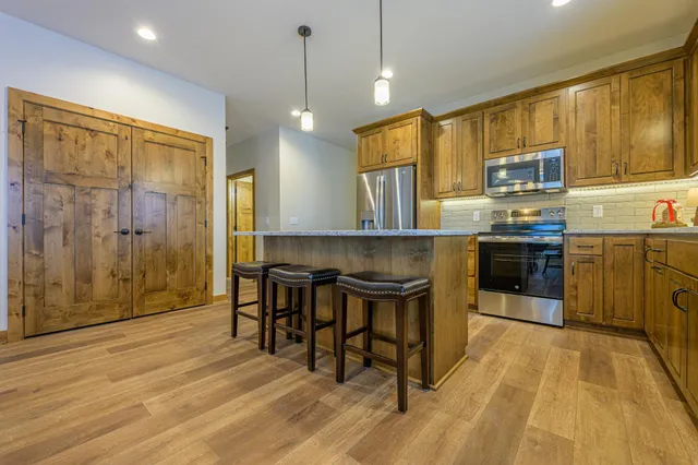 $472,000 | 1332 Bradford Street Southeast, Hutchinson, MN 55350