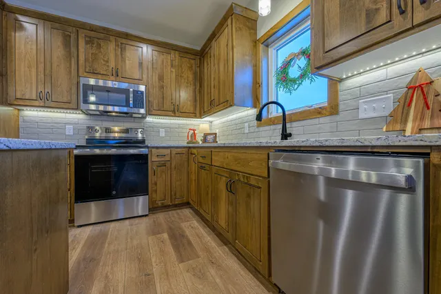 $472,000 | 1332 Bradford Street Southeast, Hutchinson, MN 55350