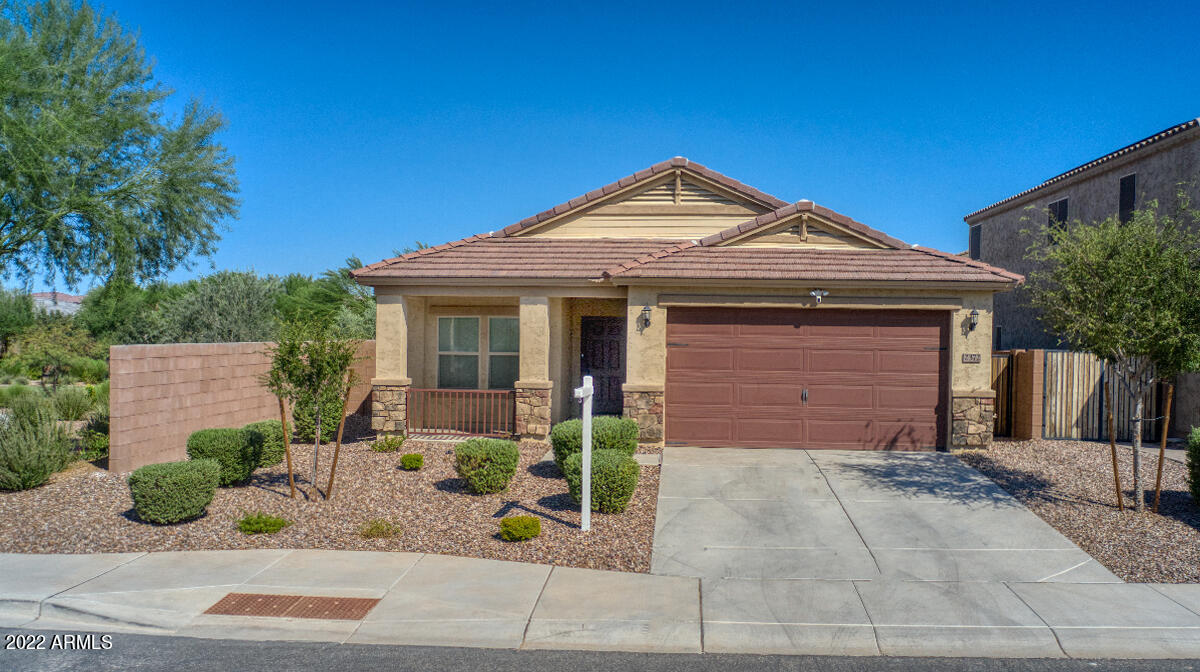 2372 East Gillcrest Road Gilbert, AZ 85298 - Photo 1 of 37 f2