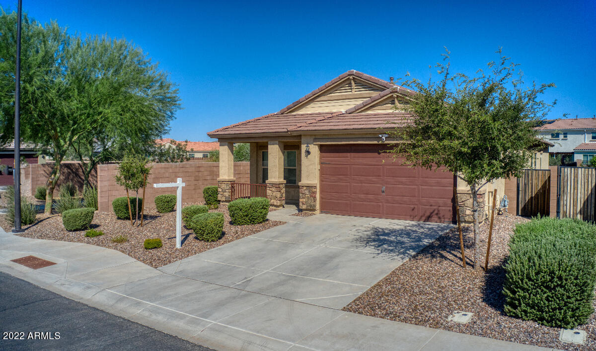 2372 East Gillcrest Road Gilbert, AZ 85298 - Photo 2 of 37 f3