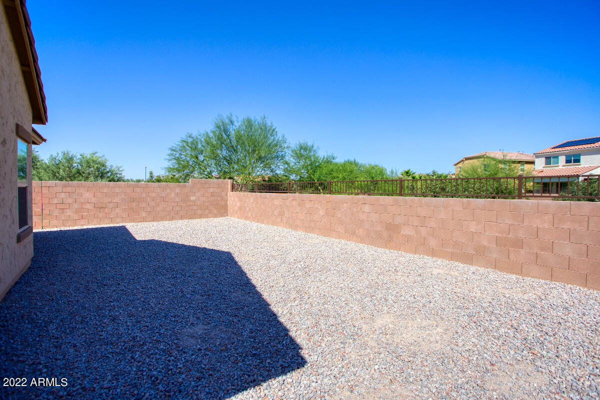 2372 East Gillcrest Road Gilbert, AZ 85298 - Photo 27 of 37 y2
