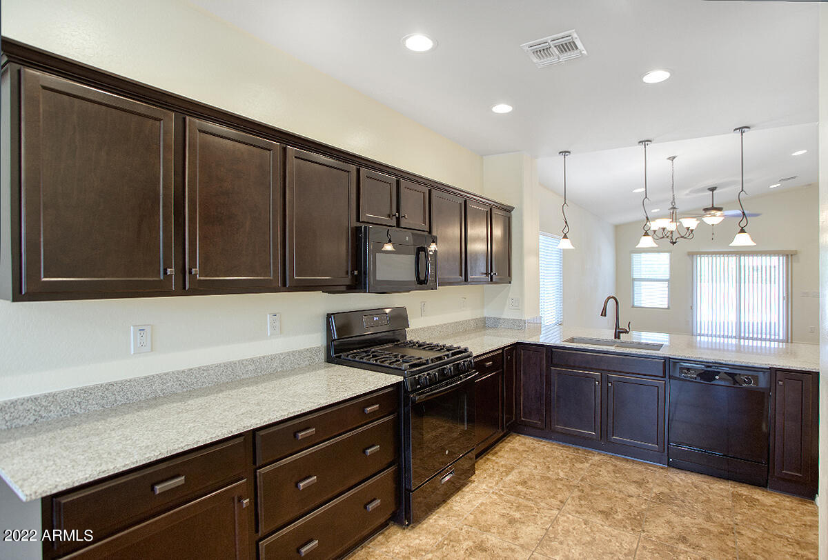2372 East Gillcrest Road Gilbert, AZ 85298 - Photo 4 of 37 k4