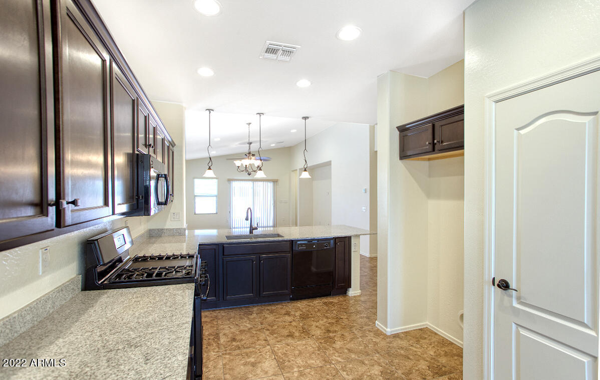 2372 East Gillcrest Road Gilbert, AZ 85298 - Photo 5 of 37 k5