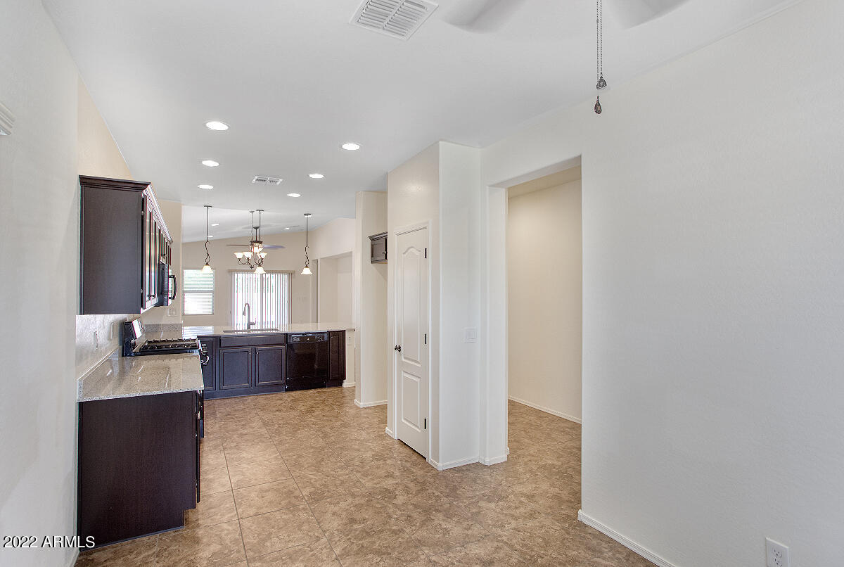 2372 East Gillcrest Road Gilbert, AZ 85298 - Photo 8 of 37 k6