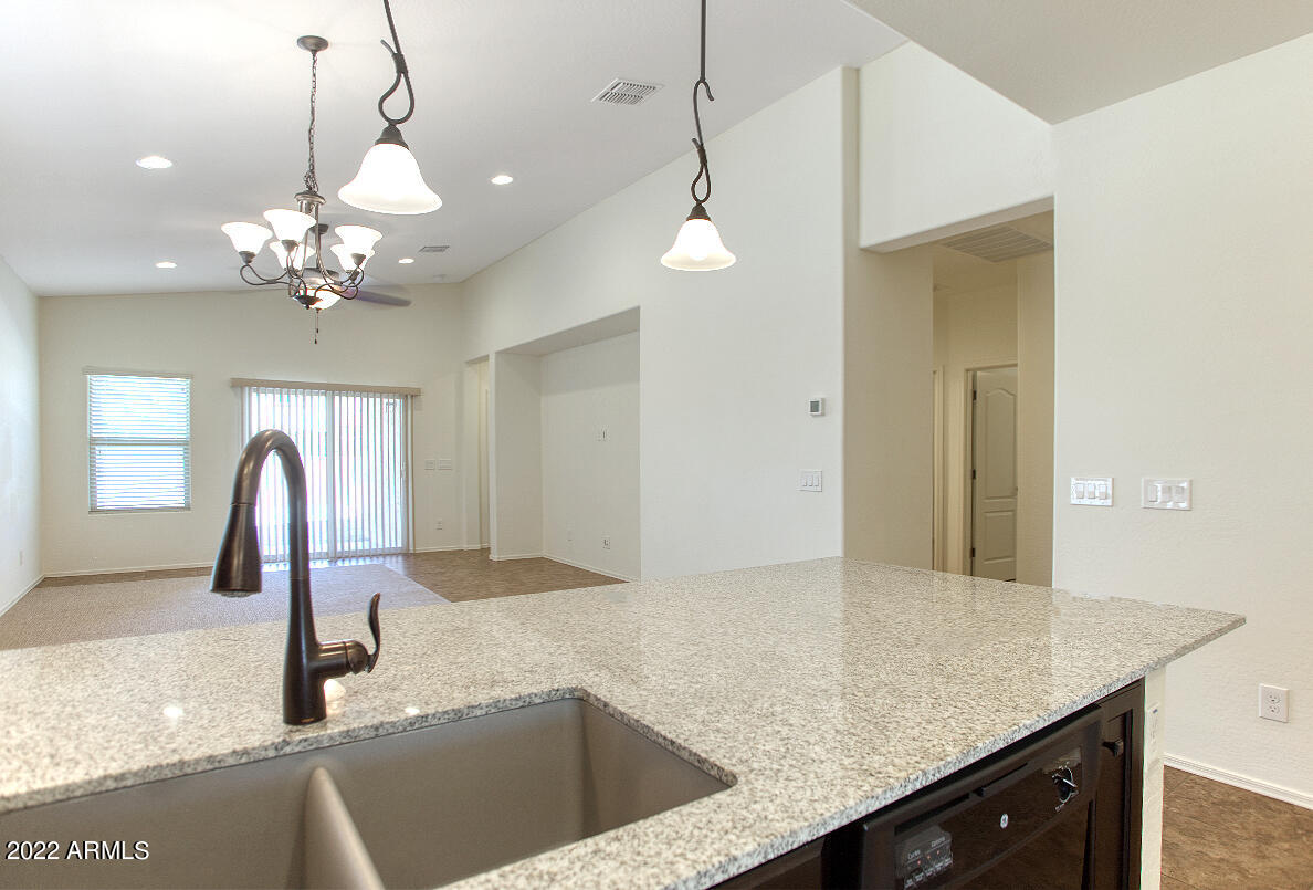 2372 East Gillcrest Road Gilbert, AZ 85298 - Photo 9 of 37 gr3
