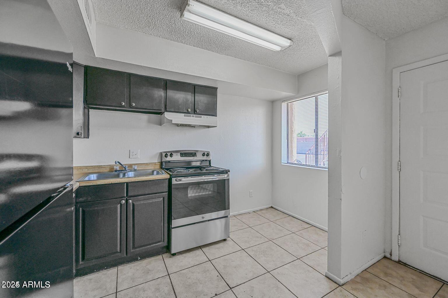 45 North Lyn Rae Drive, Unit 5 Mesa, AZ 85213 - Photo 4 of 24 EAT IN