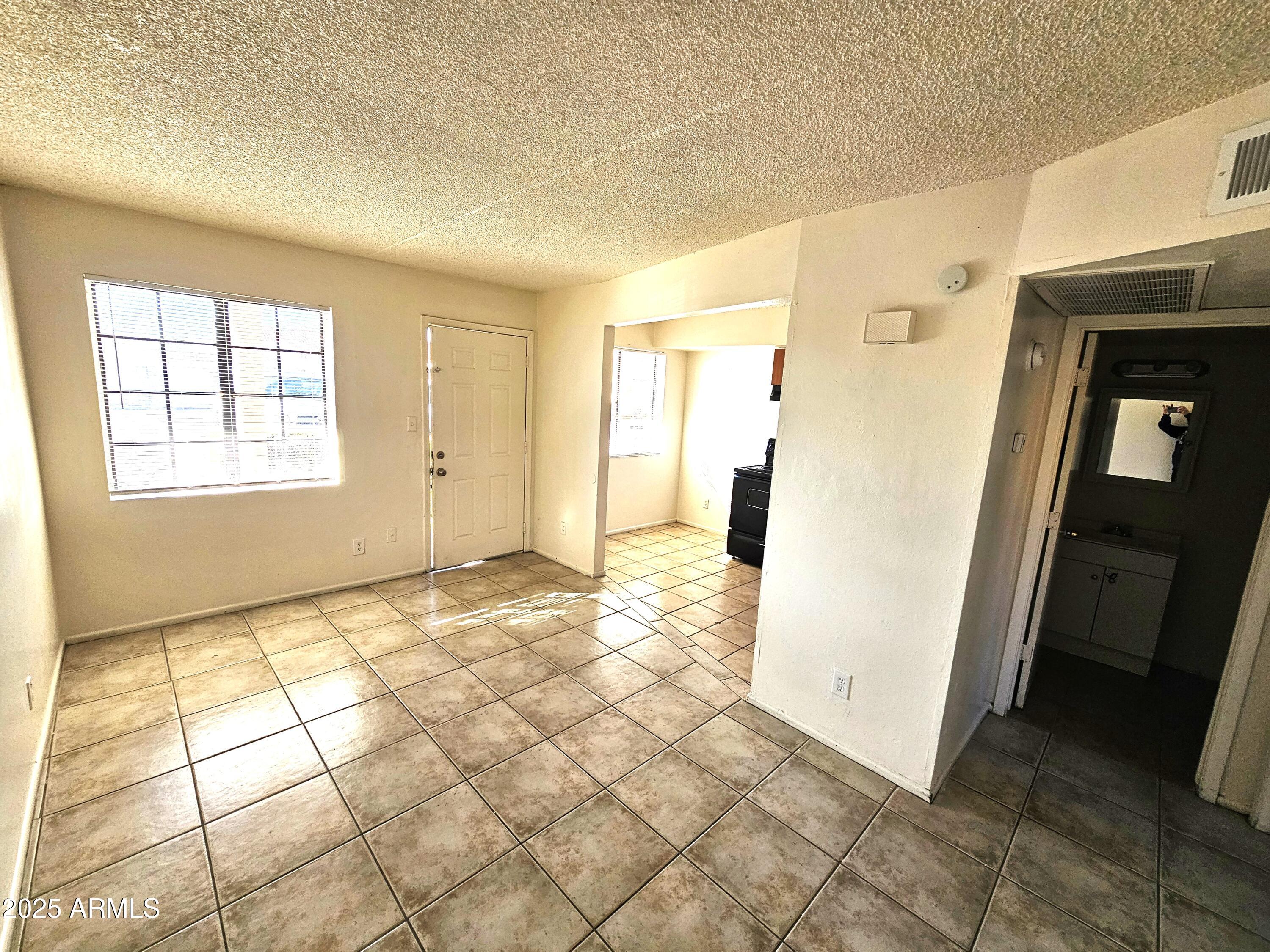 45 North Lyn Rae Drive, Unit 5 Mesa, AZ 85213 - Photo 5 of 24 20250218_094635