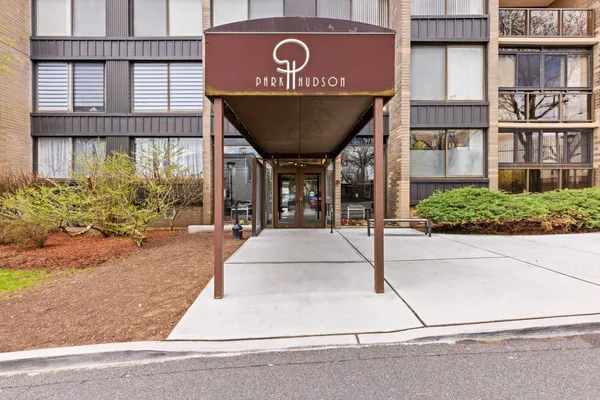 $3,800 | 9060 Palisade Avenue, Unit 1026, North Bergen, NJ 07047