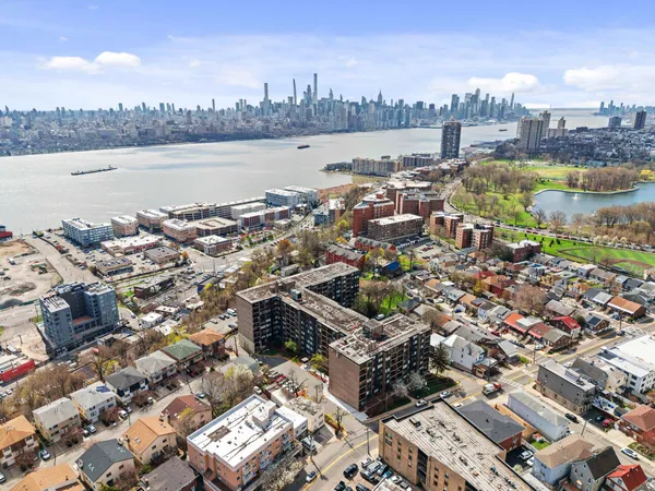 $3,800 | 9060 Palisade Avenue, Unit 1026, North Bergen, NJ 07047