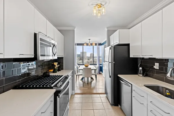 $3,800 | 9060 Palisade Avenue, Unit 1026, North Bergen, NJ 07047