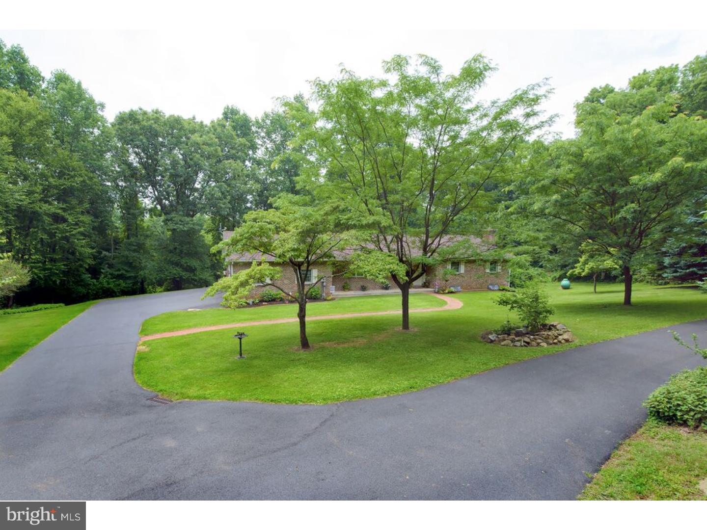 2658 Hill Road Reading, PA 19606 - Photo 4 of 25