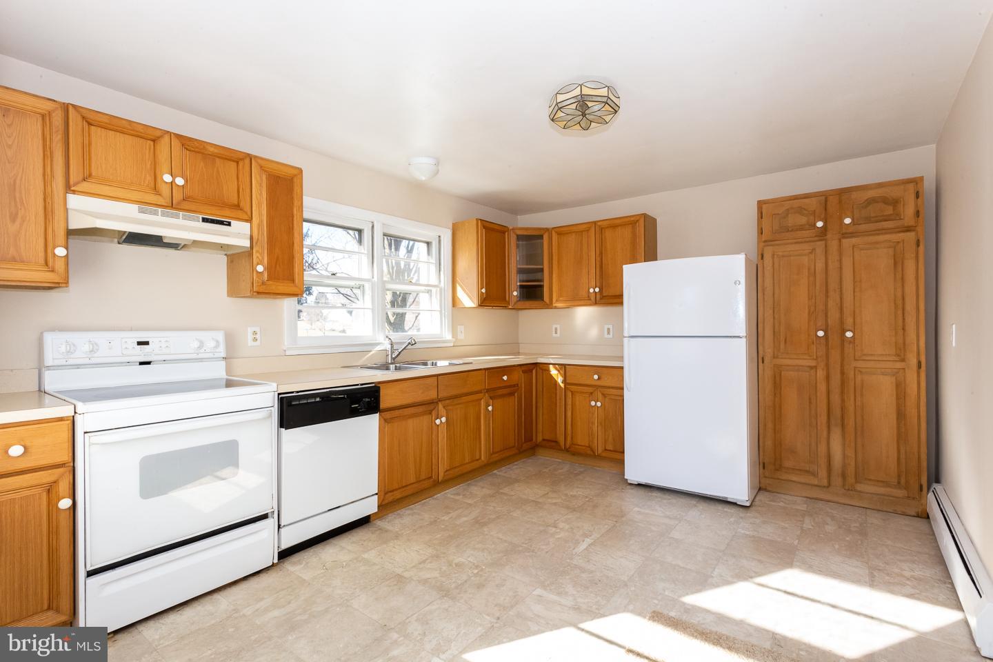 108 Hatfield Road Coatesville, PA 19320 - Photo 6 of 20 Gallery Image 6