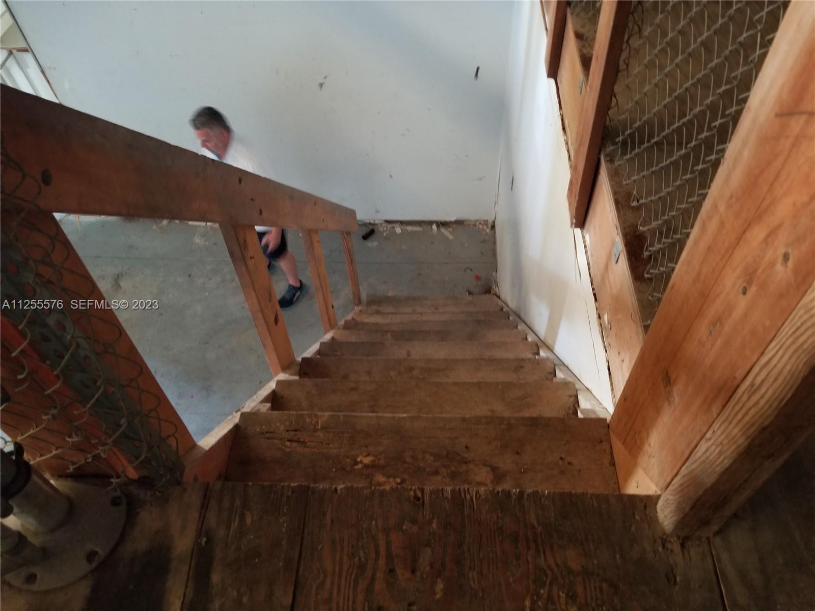 10660 Summerland Road Key Largo, FL 33037 - Photo 13 of 17 Interior Stairs