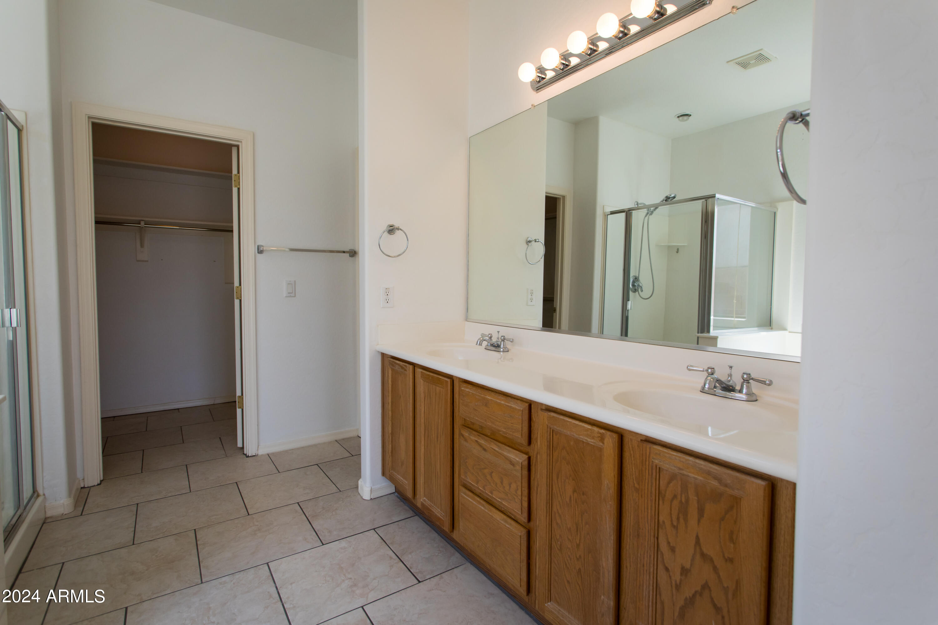 15933 West Calavar Road Surprise, AZ 85379 - Photo 8 of 18 15933 Jasinek-14