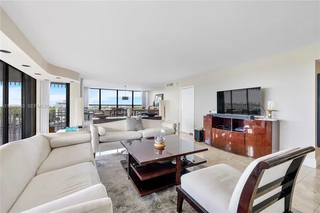 $9,500 | 2 Grove Isle Drive, Unit B1110, Miami, FL 33133