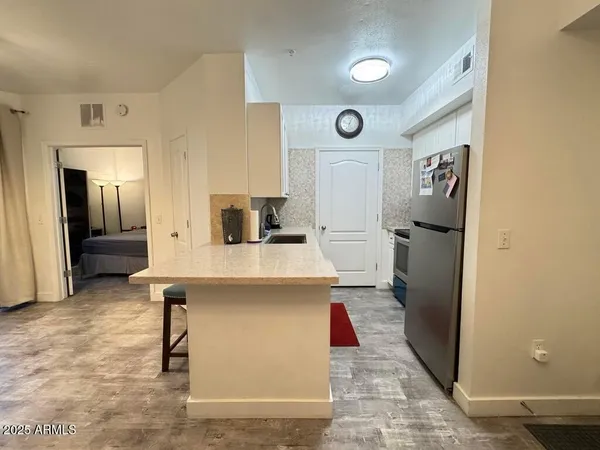 $1,800 | 1701 East Colter Street, Unit 250, Phoenix, AZ 85016