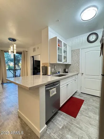 $1,800 | 1701 East Colter Street, Unit 250, Phoenix, AZ 85016