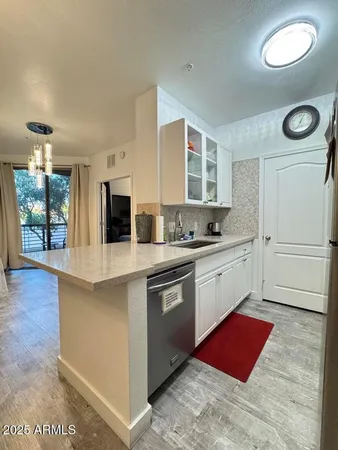 $1,800 | 1701 East Colter Street, Unit 250, Phoenix, AZ 85016