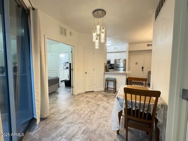 $1,800 | 1701 East Colter Street, Unit 250, Phoenix, AZ 85016