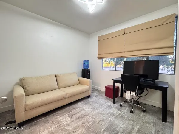 $1,800 | 1701 East Colter Street, Unit 250, Phoenix, AZ 85016