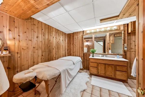 $894,900 | 17740 Lisa Lane, Brookfield, WI 53045