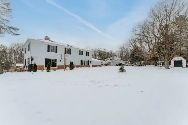 $879,999 | 17740 Lisa Lane, Brookfield, WI 53045