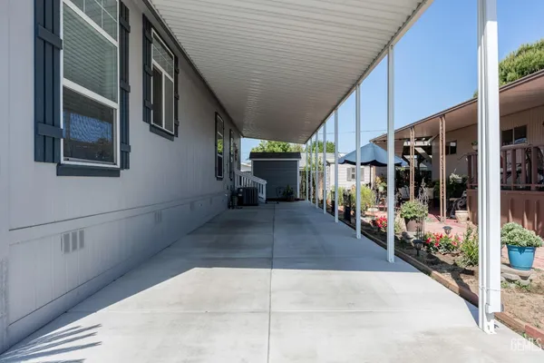 a view of an entryway of house