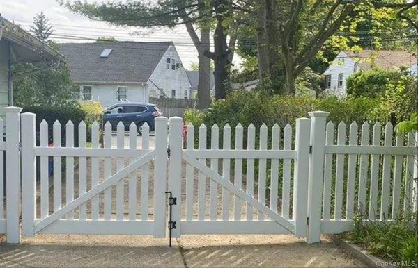 $828,888 | 140 Park Avenue, Roosevelt, NY 11575